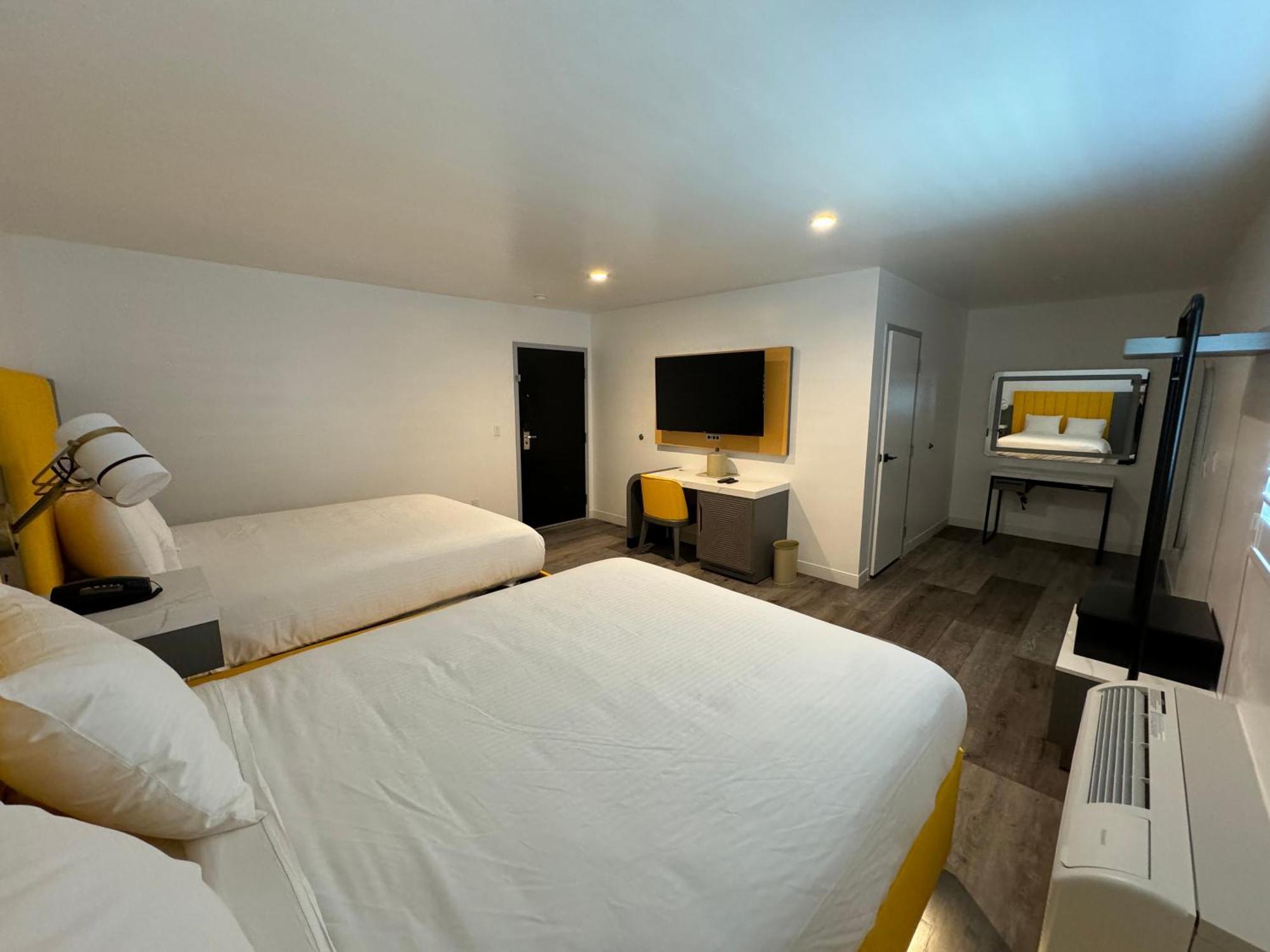Hotel Rudra - Hollywood Los Angeles Room photo
